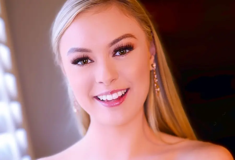 Amber Moore - Give a POV Blowjob, Get Fucked and Swallow More Cum FullHD 1080p