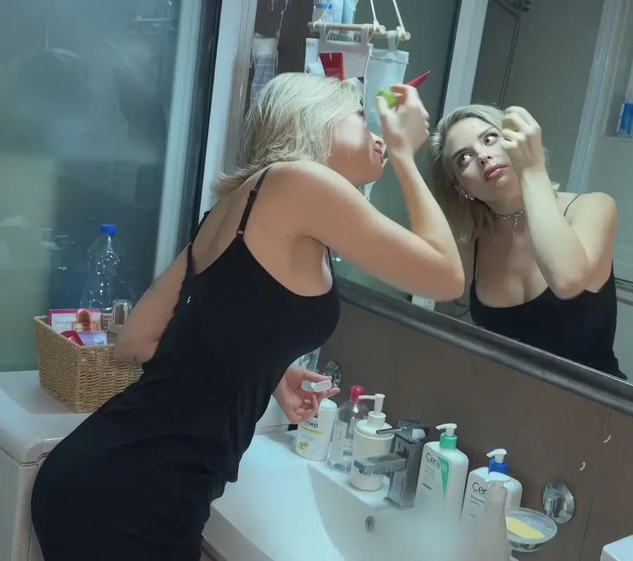 Booty Frutti - Come Here Let Me Teach You How To Hump Right! FullHD 1080p