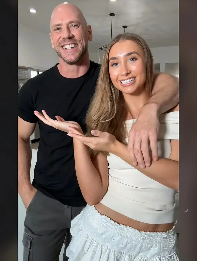 Lillian Phillips - Johnny Sins Sextape FullHD 1080p