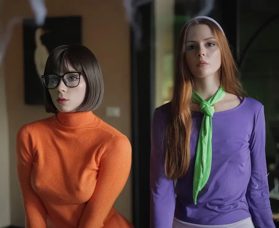 Sweety Fox, Arina Fox - Velma and Daphne Uncovering Hidden Desires FullHD 1080p