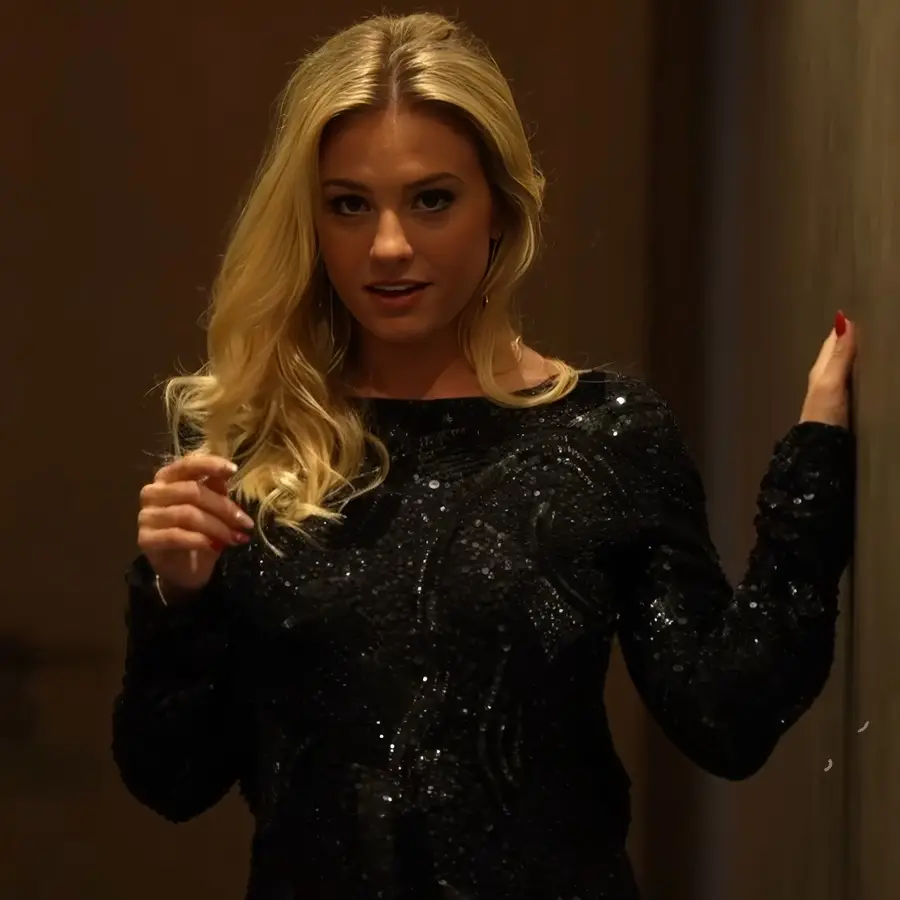 Miss Alice Wild - Alice Gets Her Ass Anal Fucked for the First Time HD 720p