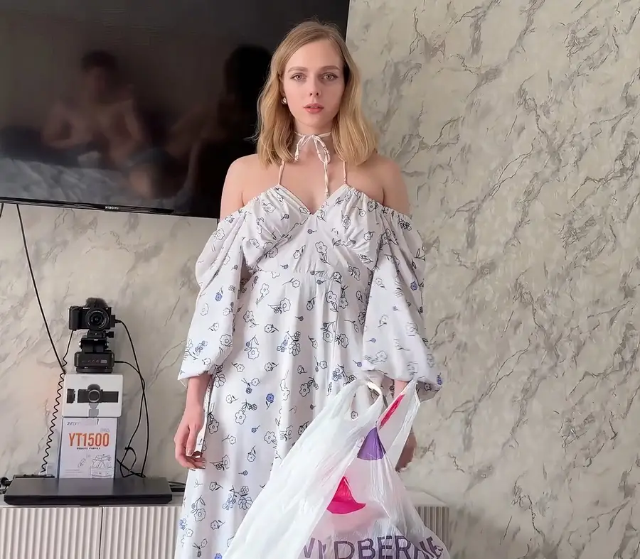 Arisha Mills - My Wife Spent My Entire Salary Now Shes Working Off Her Ass FullHD 1080p