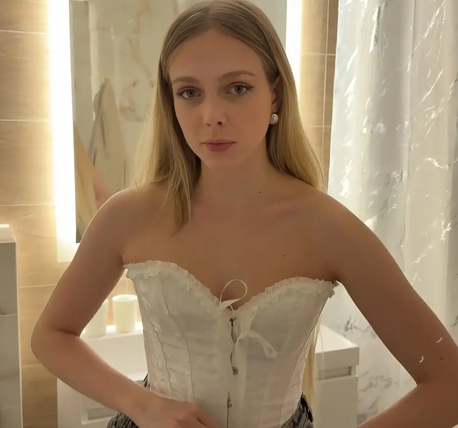 Arisha Mills - Fucked My Stepsister In Every Corner Of The Apartment FullHD 1080p