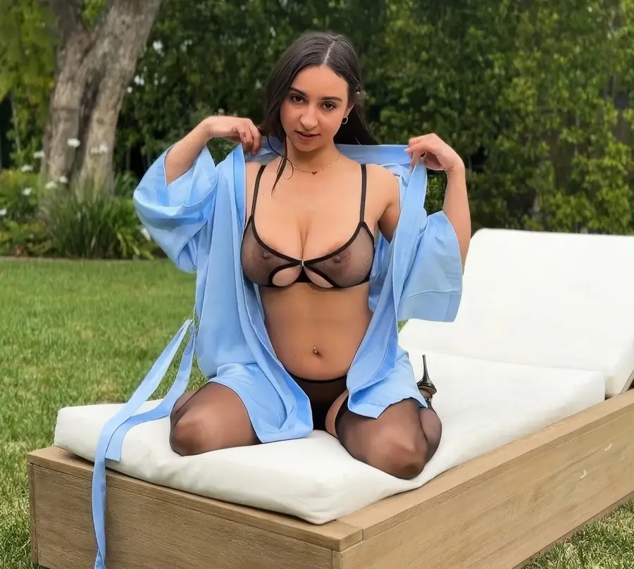 Hailey Rose - The Most Squirting Ive Ever Done Cinematic Outdoor Fuck UltraHD/4K 2160p