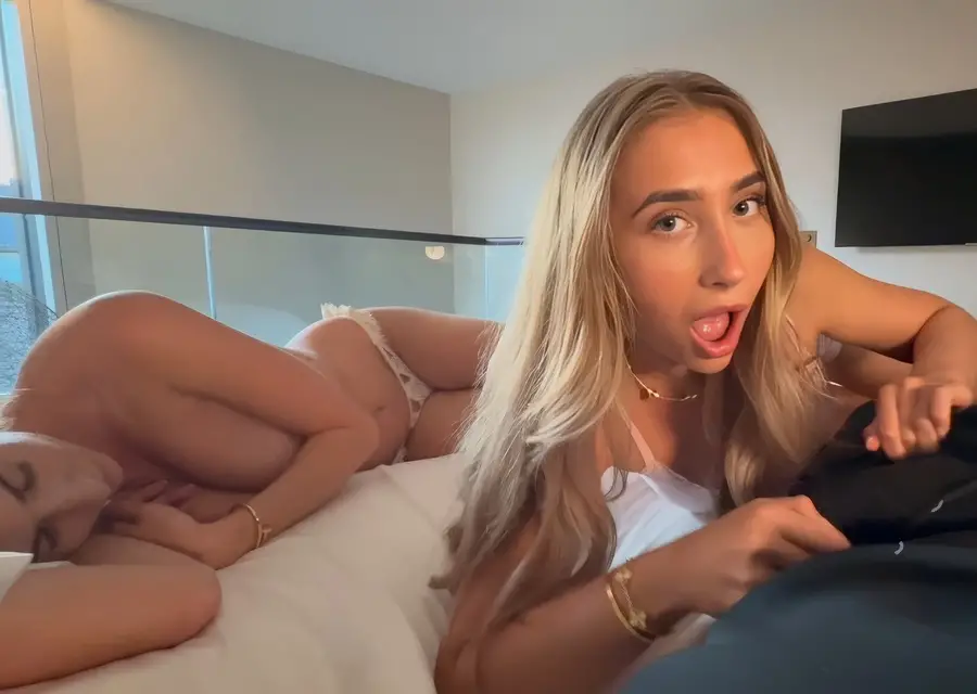 Lillian Phillips - Caught Cheating B/G/G FullHD 1080p