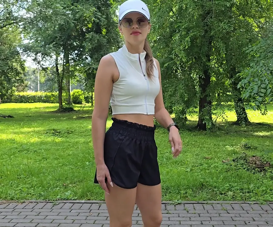 S-Wife Katy - I Helped a Beautiful Girl To Cure Her Leg With a Super Medicine! FullHD 1080p