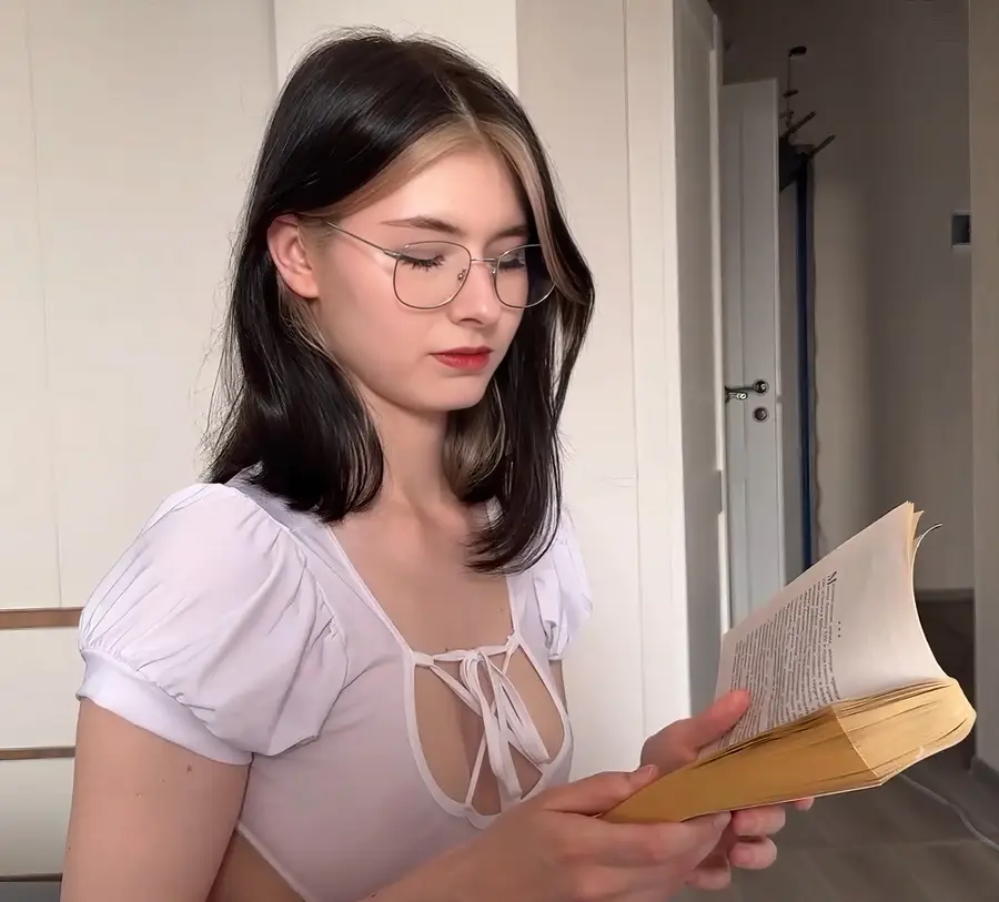 Cutie Kim - My Classmate Came To Study For My Exam FullHD 1080p