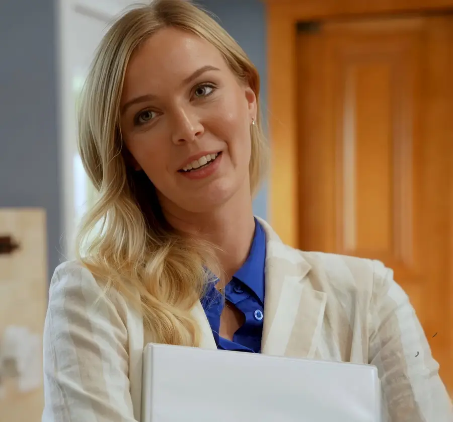 Stella Sedona - Realtor Loves Anal FullHD 1080p