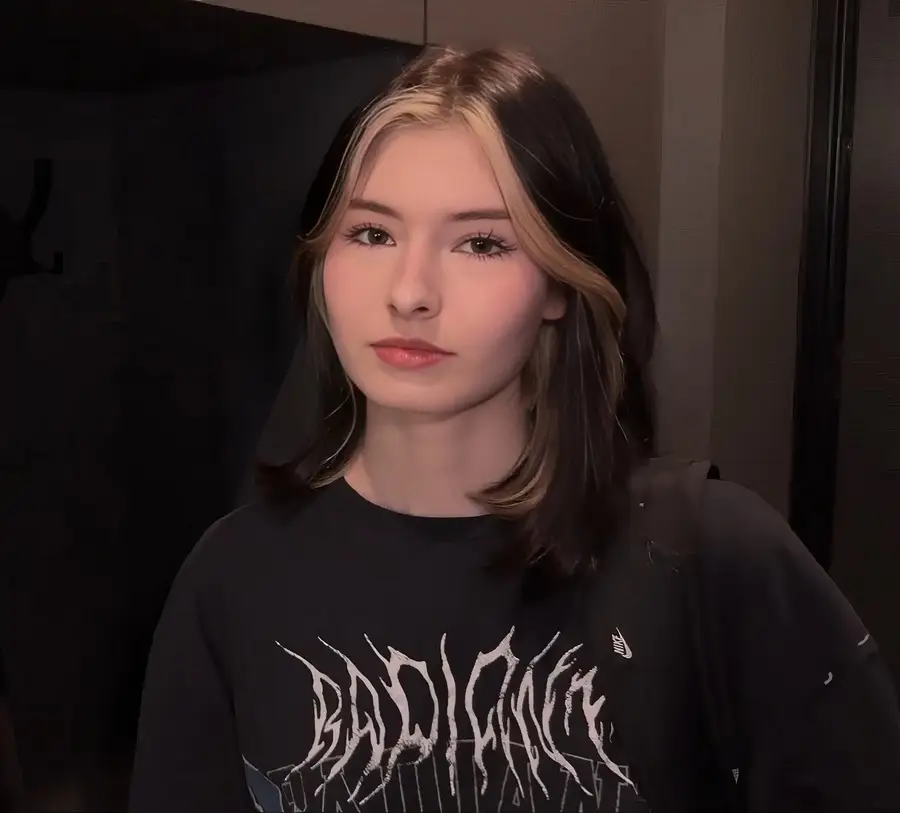 Cutie Kim - My Coworker Was Delighted When I Cum Inside Her In Secret From My Wife FullHD 1080p