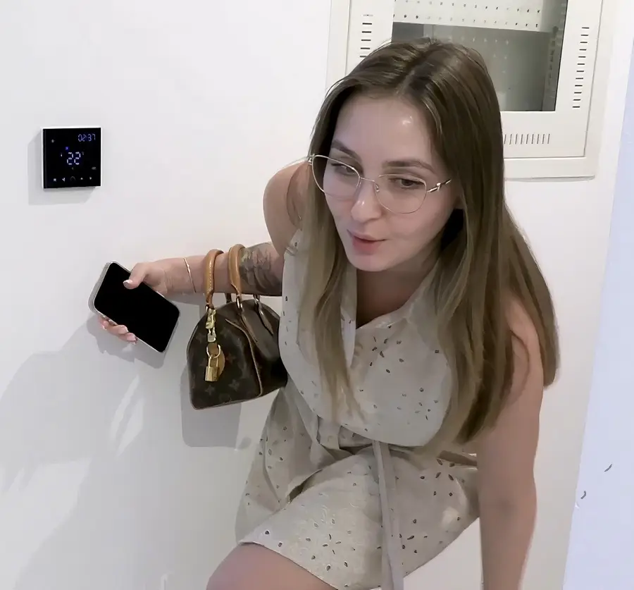 Alina Rai - Fucked My Step Mom s Friend Right On My Step Mom s Sheets UltraHD/4K 2160p