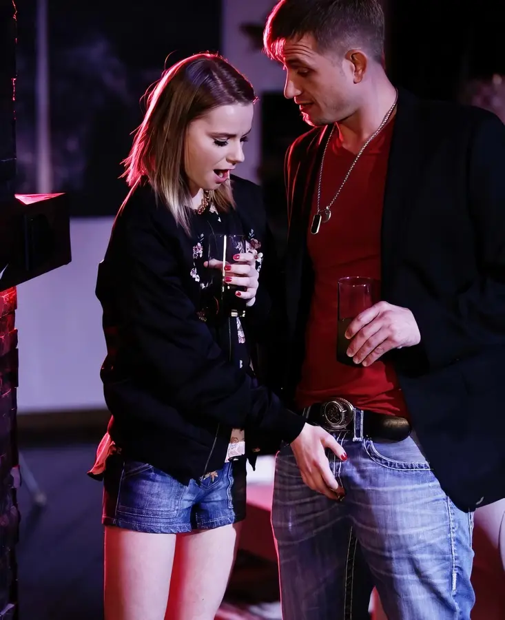 Catarina Petrov - Size Does Matter FullHD 1080p