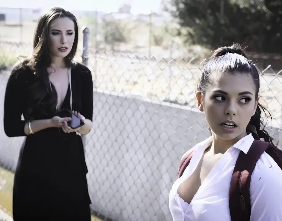 Gina Valentina, Casey Calvert - Don'T Talk To Strangers FullHD 1080p