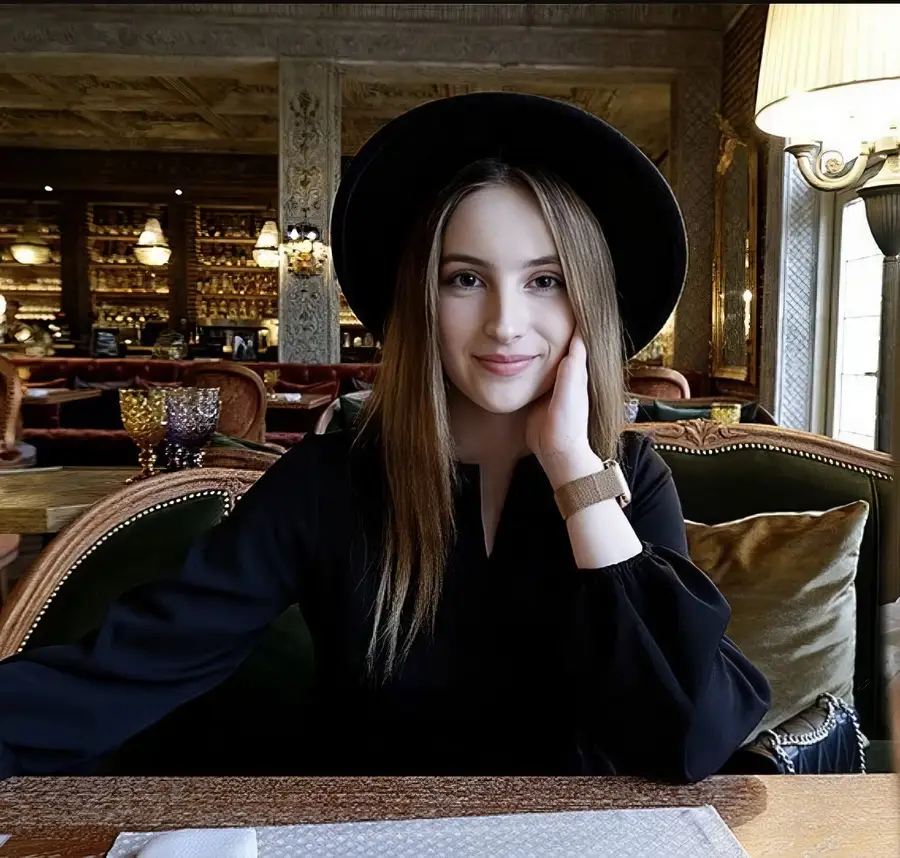 Anny Walker - An Ex Girlfriend Gave a Blowjob In a Restaurant And i Fucked Her Hard After Dinner FullHD 1080p