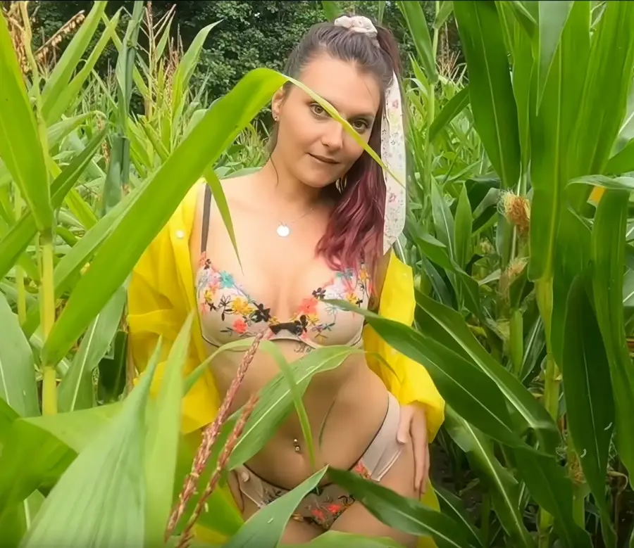 Lia Spicy - The Cornfield Fuck FullHD 1080p