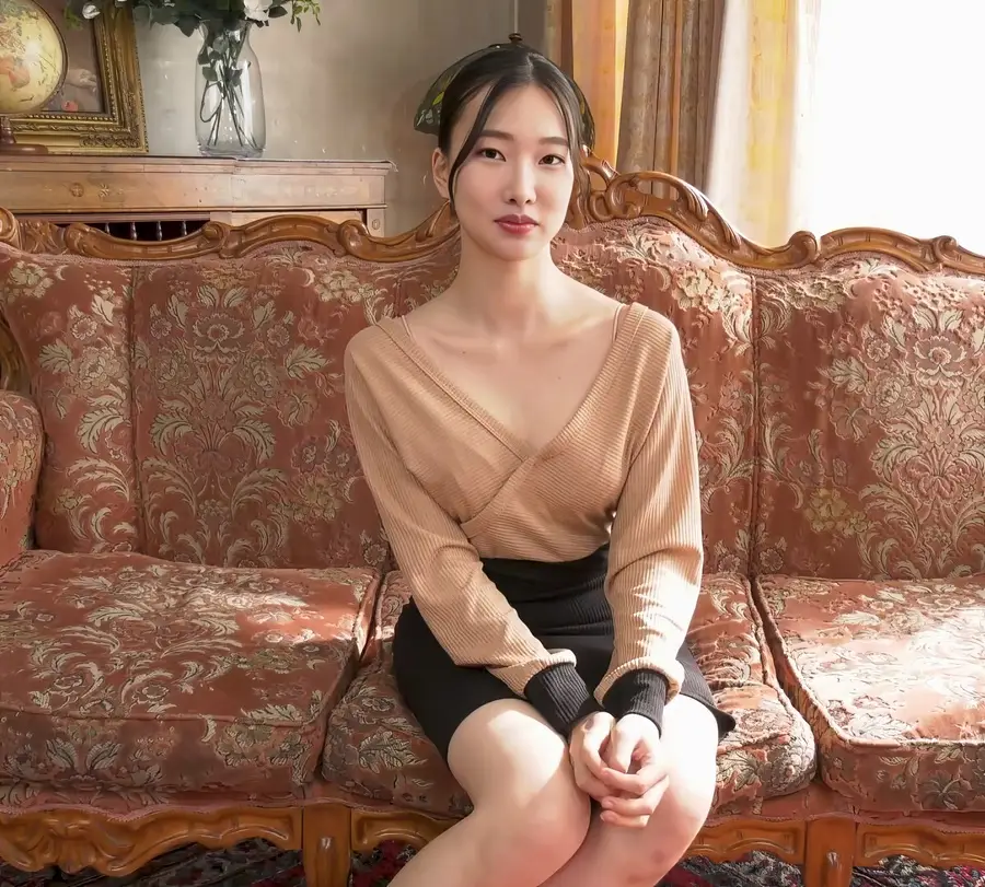 Saki Konno - A Beautiful Japanese College Girl Who Likes Older Men FullHD 1080p