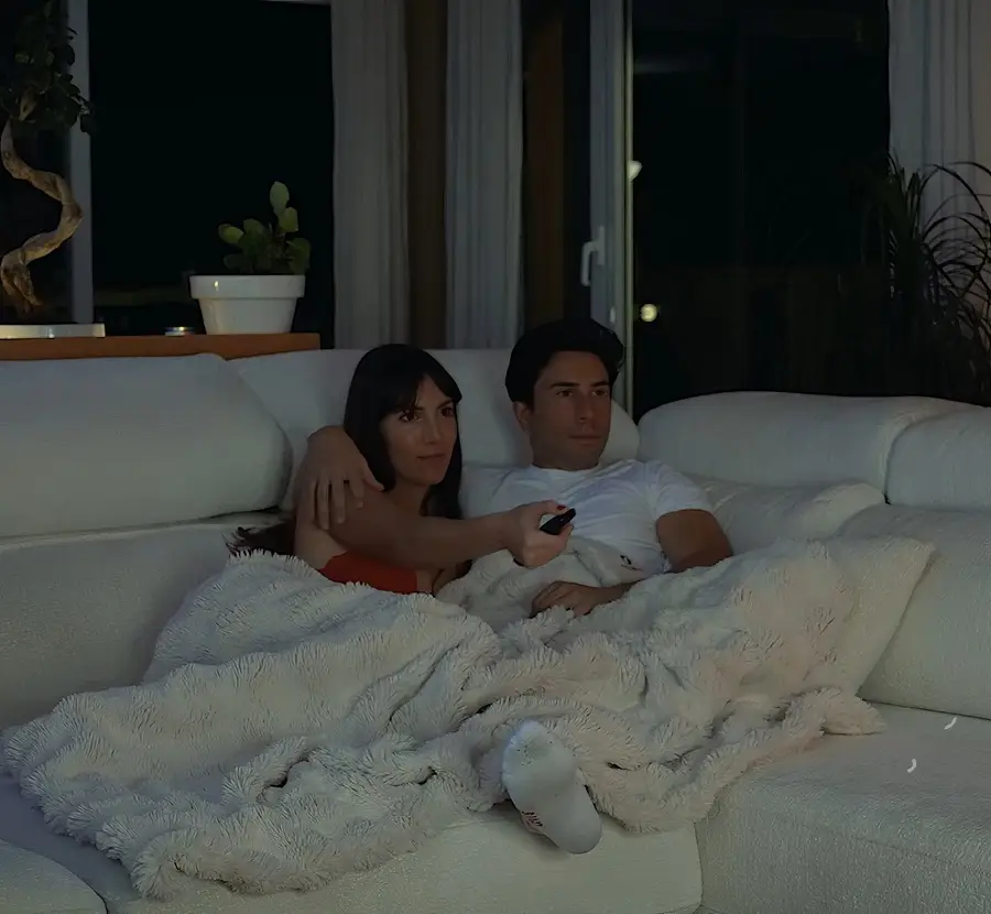 MySweetApple - Winter Movie Night with my Girlfriend FullHD 1080p