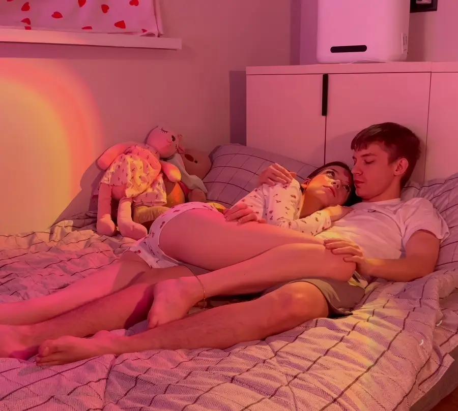 Asya Sky - Cheating With Hot Asyasky In The Presence Of His Girlfriend FullHD 1080p