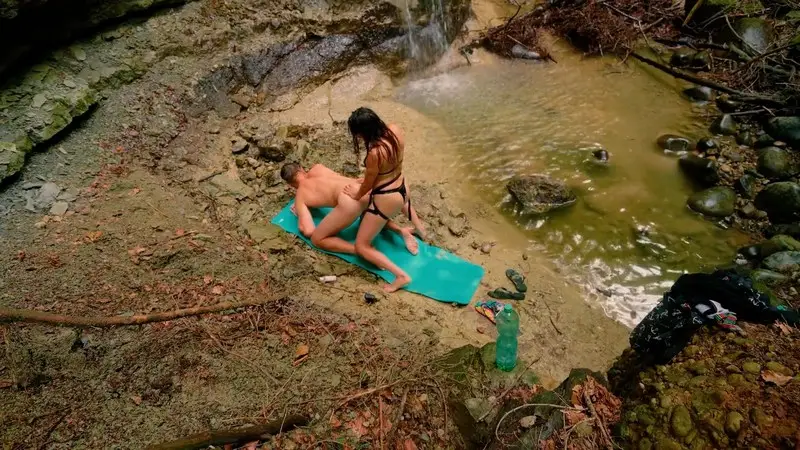 Strapon Sexy Babe Pegging Her Boyfriend First Time Public Next To A Waterfall 1080p
