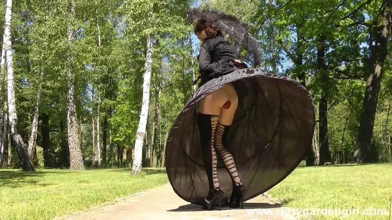 Goth Lady Prolapse Public Park Walk 1080p