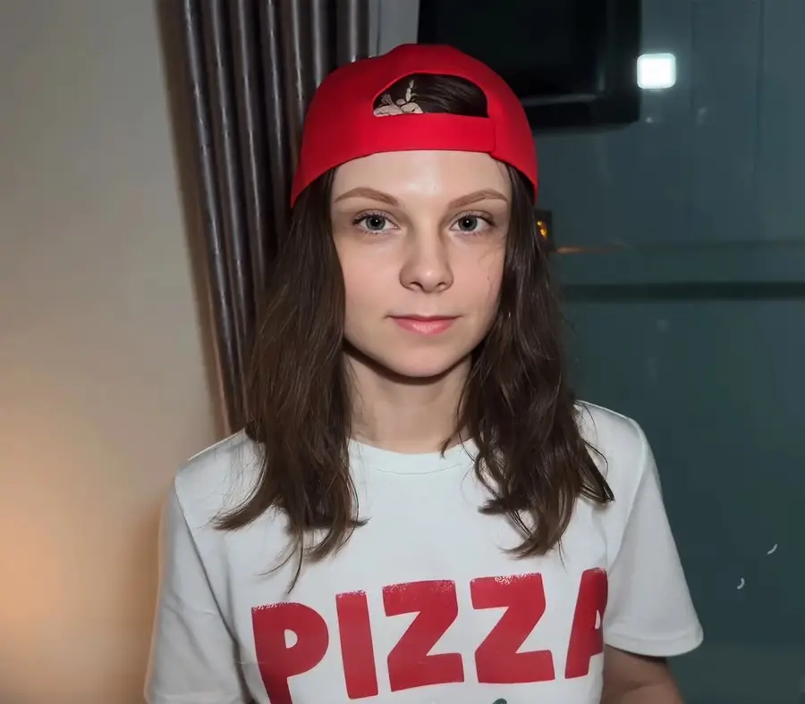 HiYouth - The Delivery Girl Ate My Pizza And Was Fucked Hard For It FullHD 1080p