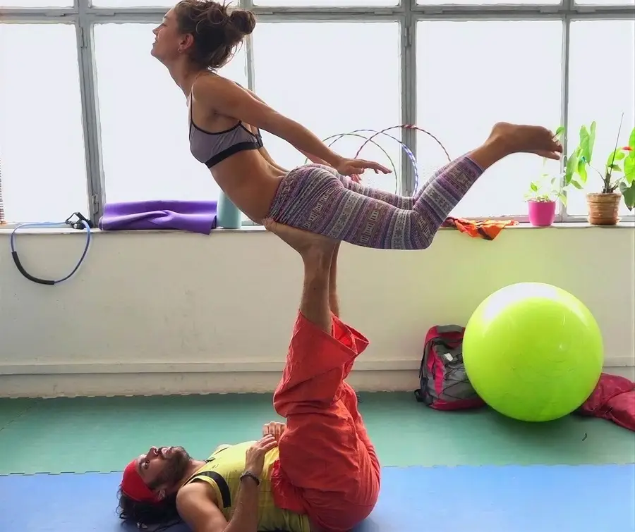 Julia Roca - Acroyoga HD 720p