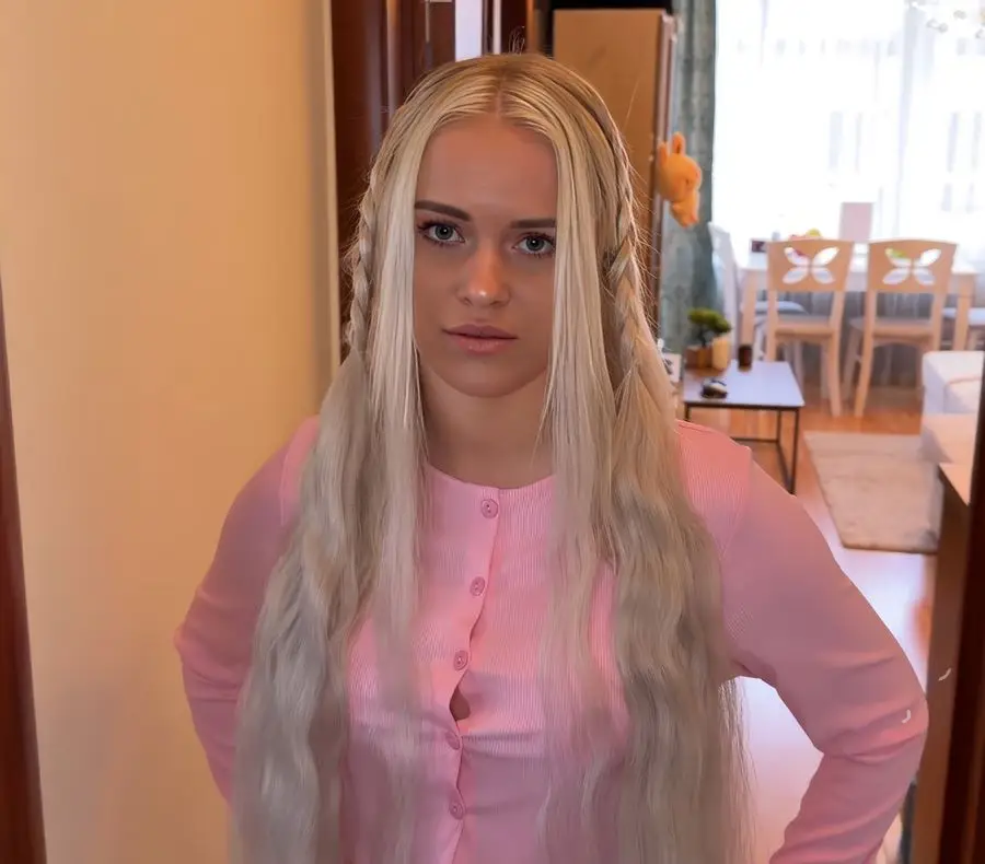 Barbie AngeL - Punished a Neighbor For Garbage In The Entrance UltraHD/4K 2160p