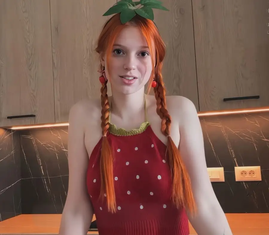 Kuporovaa Krupa - A Sexy Strawberry Is Fucking Her Boss FullHD 1080p