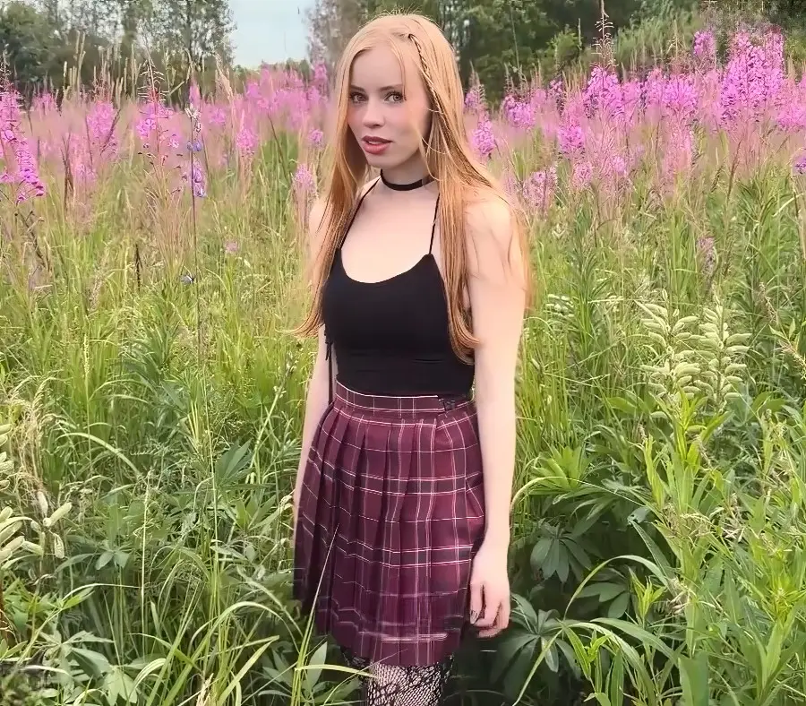 Yuiwoo - Sneaky Photographer Tricked an Innocent Petite Blonde FullHD 1080p