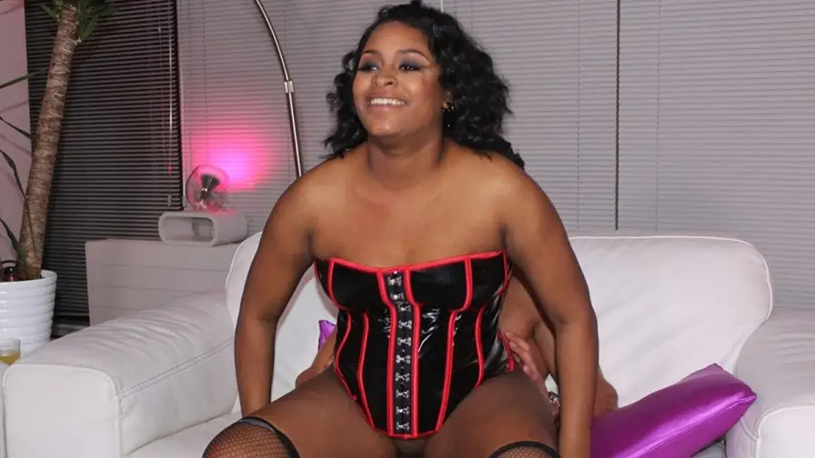 MeidenVanHolland - Mashella's eerste sexfilm 720p