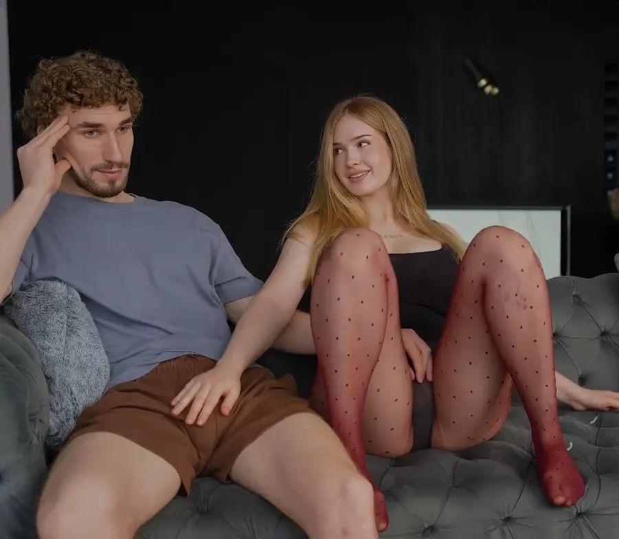 Cumatozz - My Girlfriends StepMom Came Home Earlier Than Expected FullHD 1080p