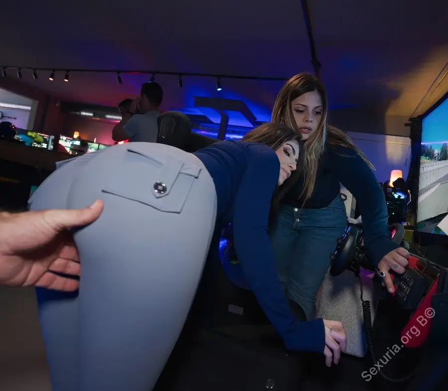 Kay Rhea - Getting Racy at the Arcade FullHD 1080p