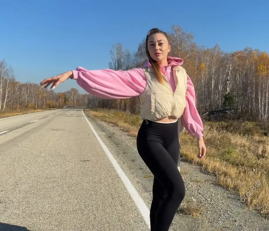 Belovefree - Hot Bitch Hitchhikes In Tight Gym Leggings FullHD 1080p