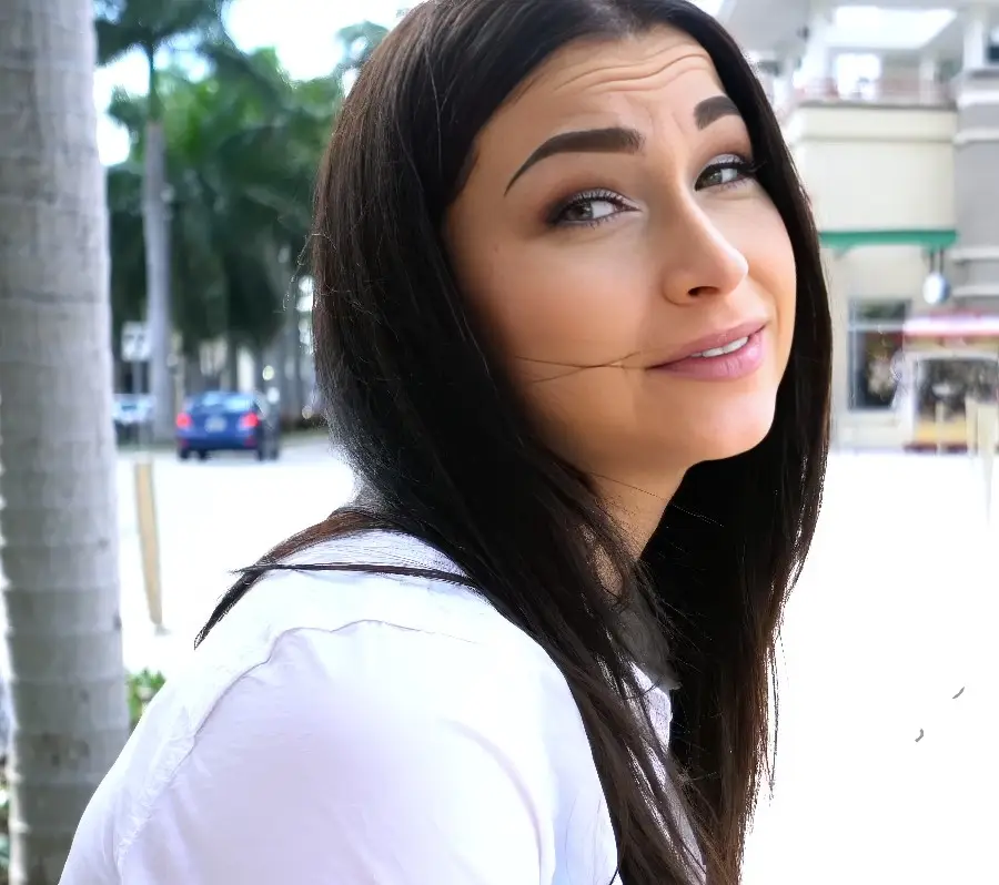 Jennifer Jacobs - Pilates Instructor Fucks in Alley FullHD 1080p